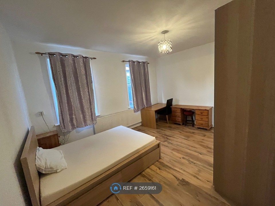 Property photo 2 of 5