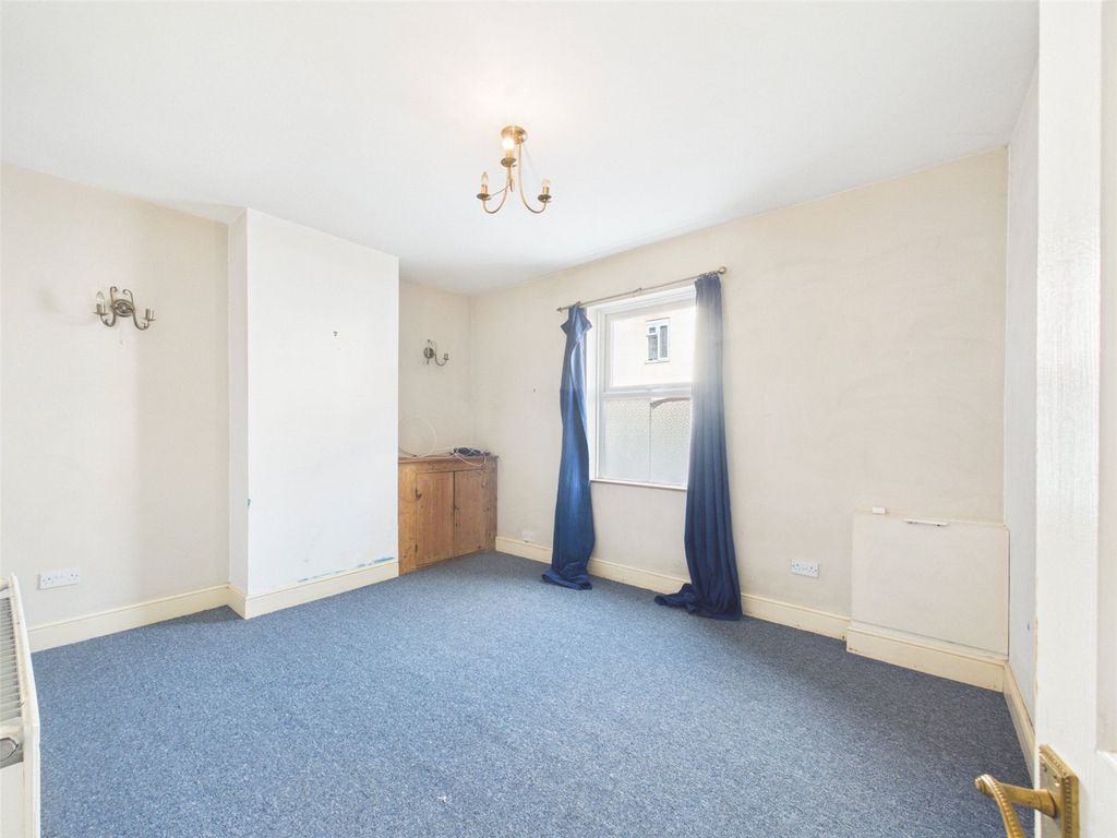 Property photo 2 of 10 Picture No. 15