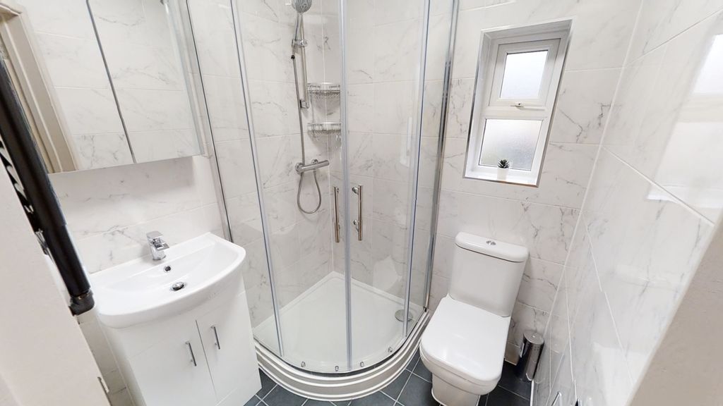 Property photo 3 of 9 Photo