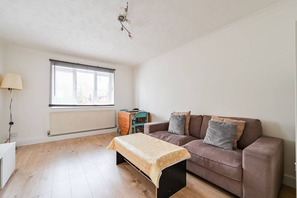 Property photo 1 of 12