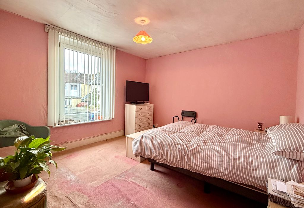 Property photo 3 of 9