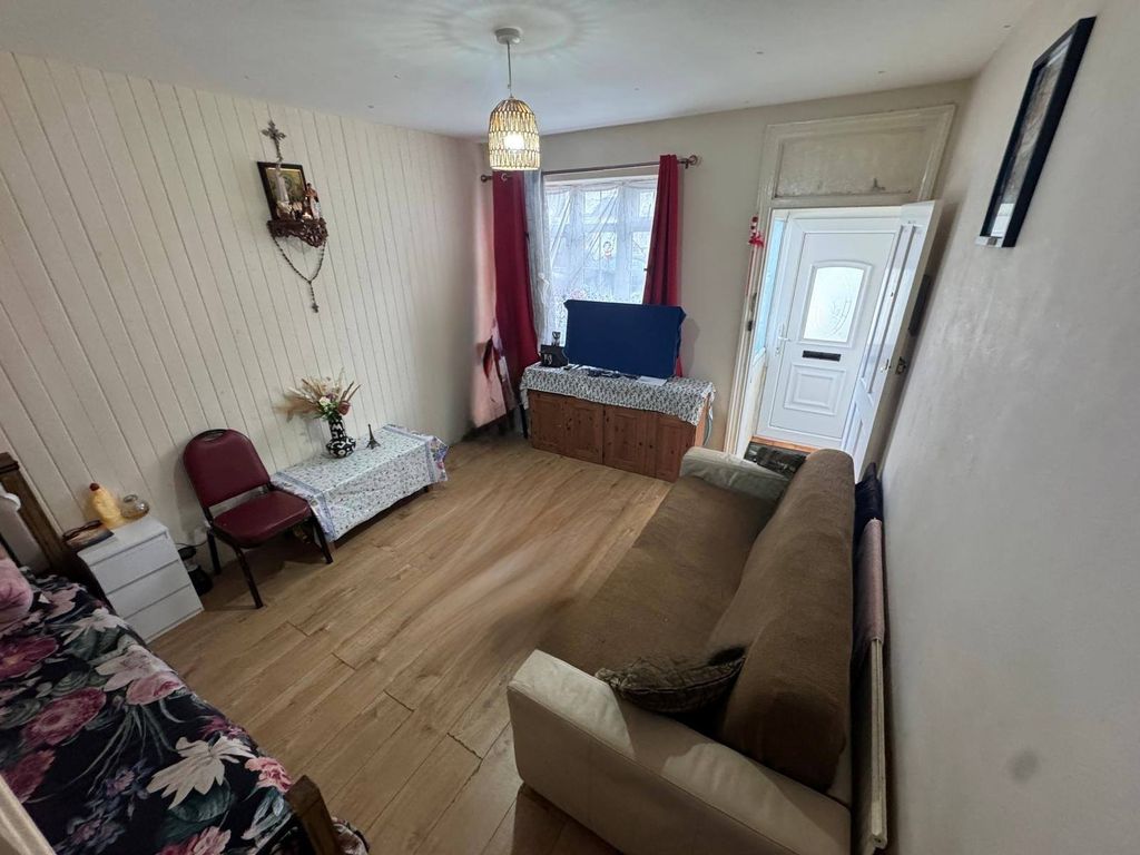 Property photo 3 of 9 Gallery