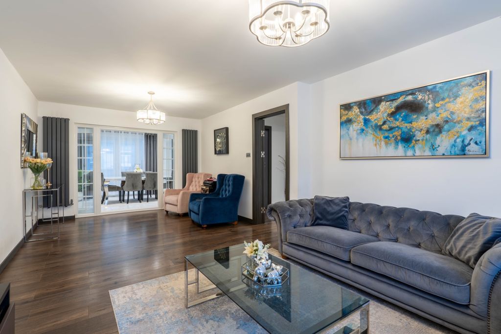 Property photo 3 of 22 4734093