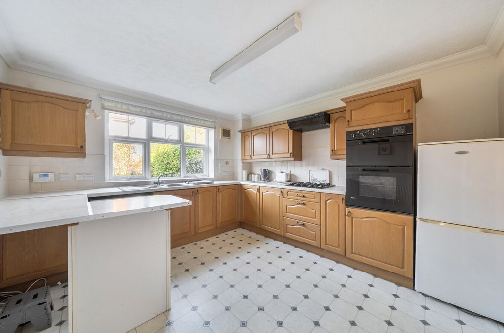 Property photo 3 of 18 1421063-21-69A804...