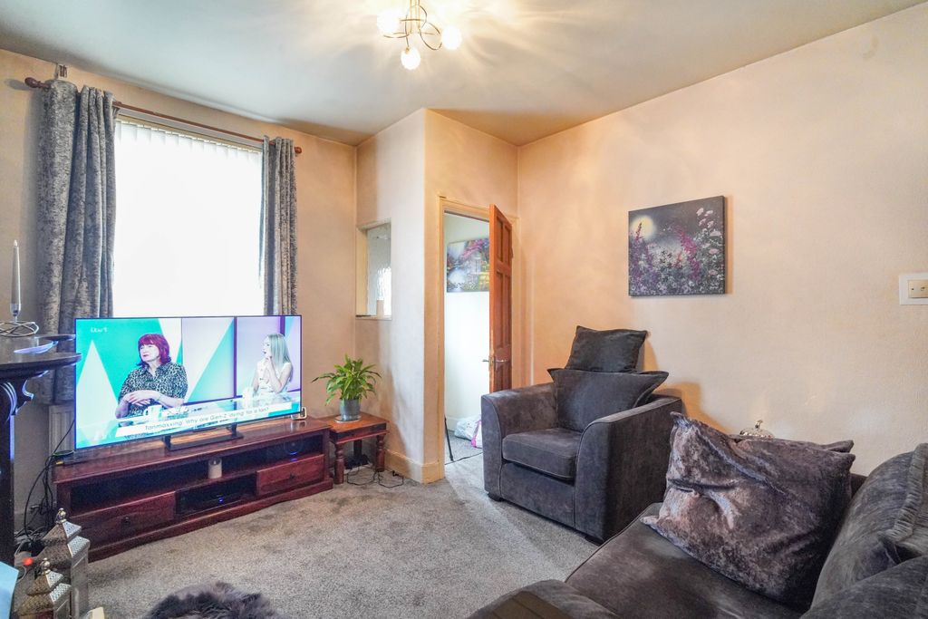Property photo 3 of 17