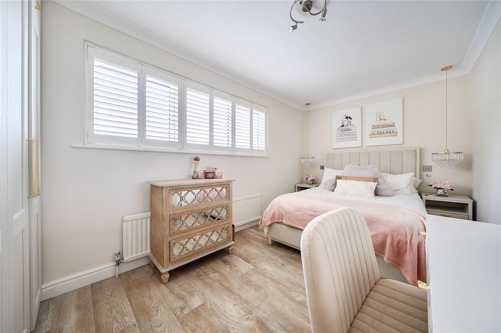 Additional image 14 of 5 bed detached house to rentChesterfield Drive, Sevenoaks, Kent TN13