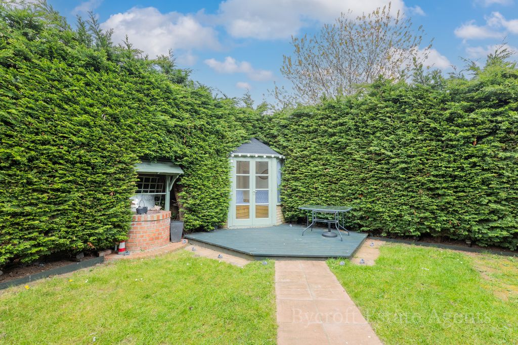 Property photo 2 of 12