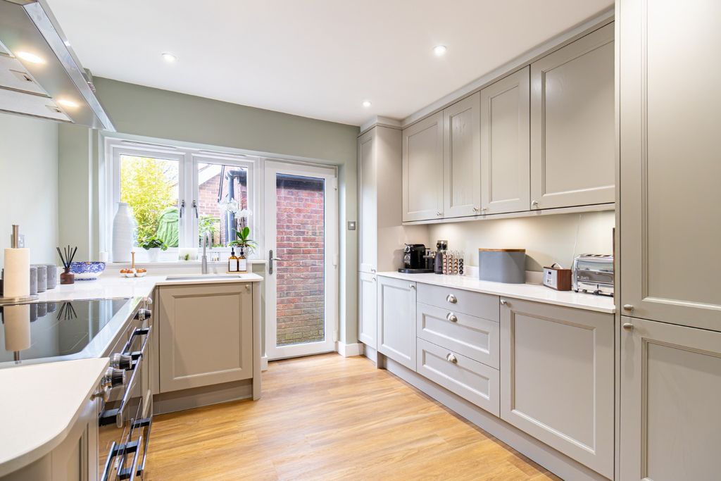 Property photo 3 of 42 4895812