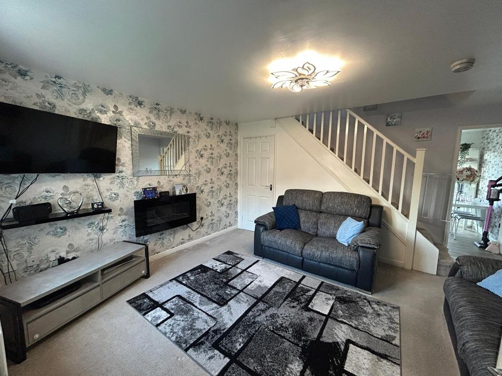 Property photo 3 of 14 Living Room