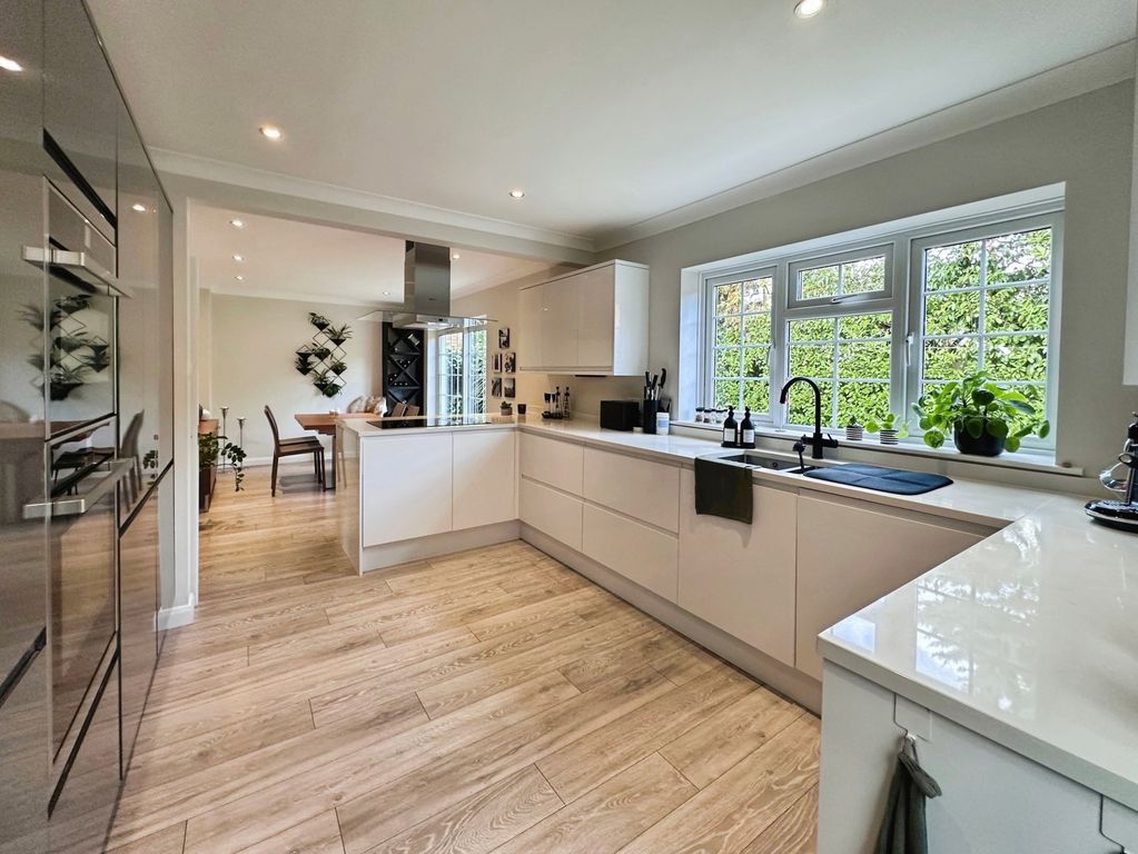 Property photo 3 of 17 Pbox-Img.Jpg