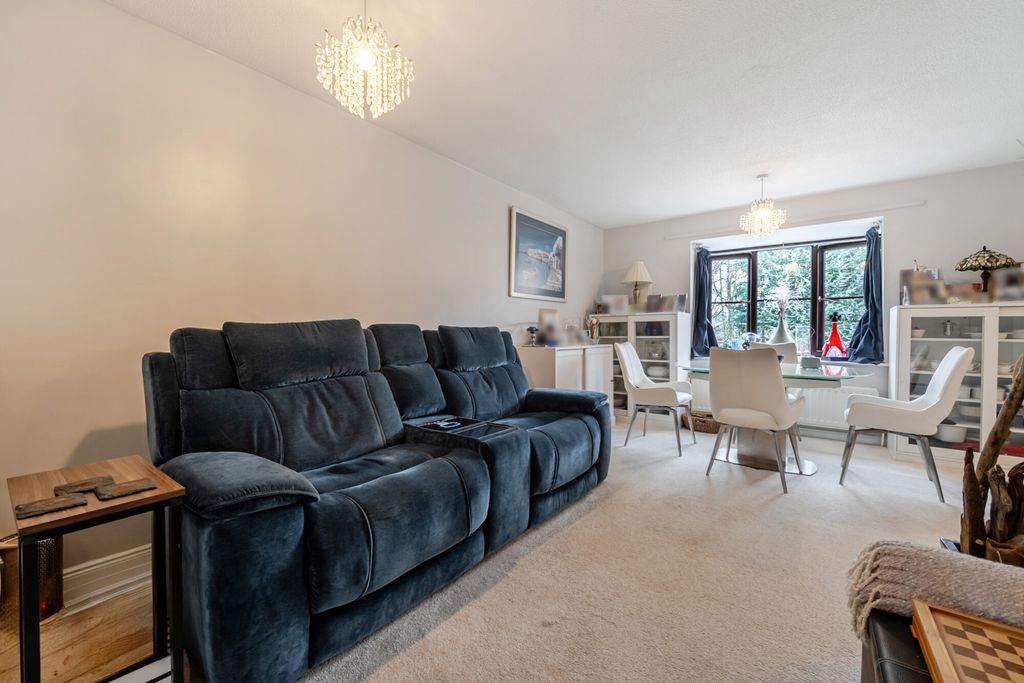 Property photo 3 of 22 1410534-19-69982B...