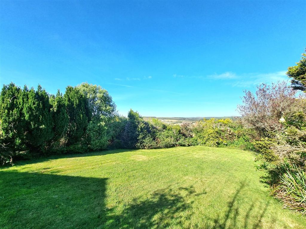 Property photo 3 of 15 Lawn.Jpg