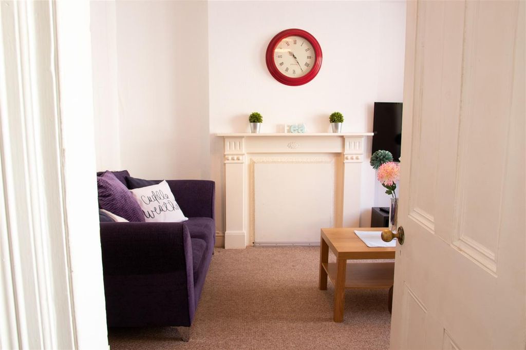 Property photo 3 of 11