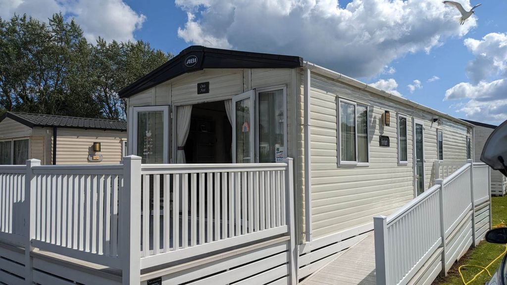 Property photo 2 of 22