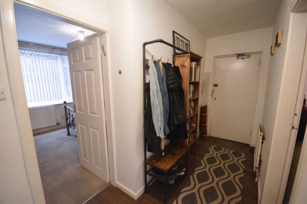 Property photo 2 of 13 Hallway