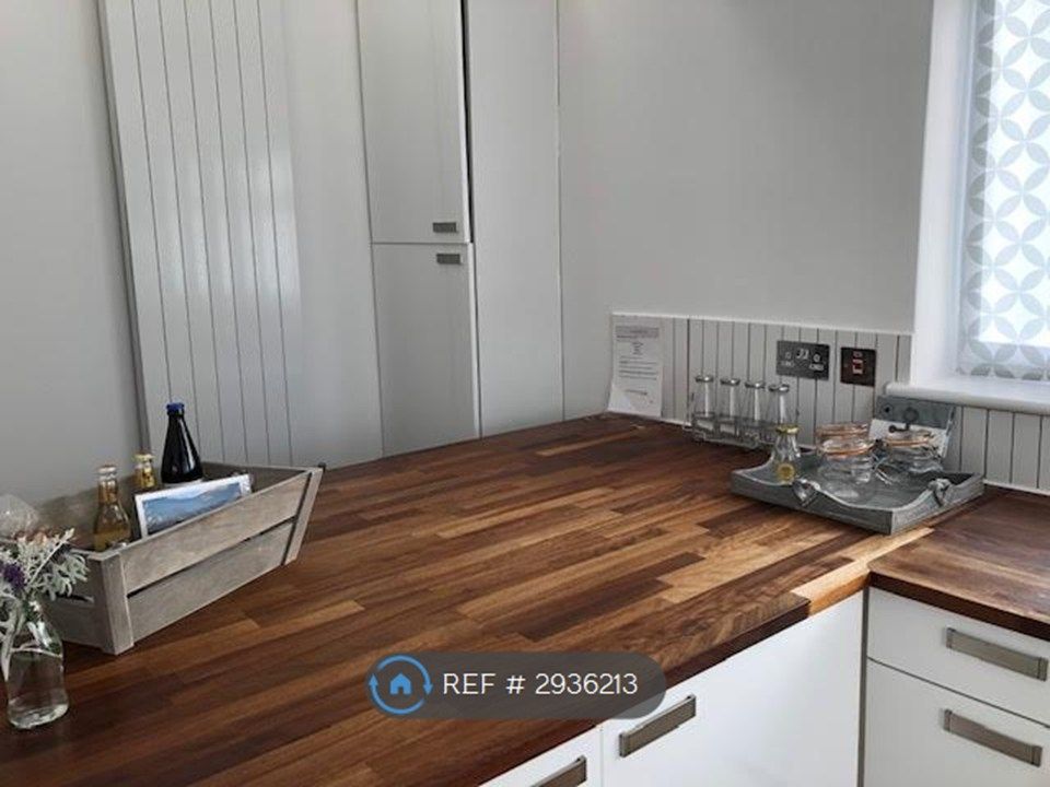 Property photo 1 of 7 Kitchen