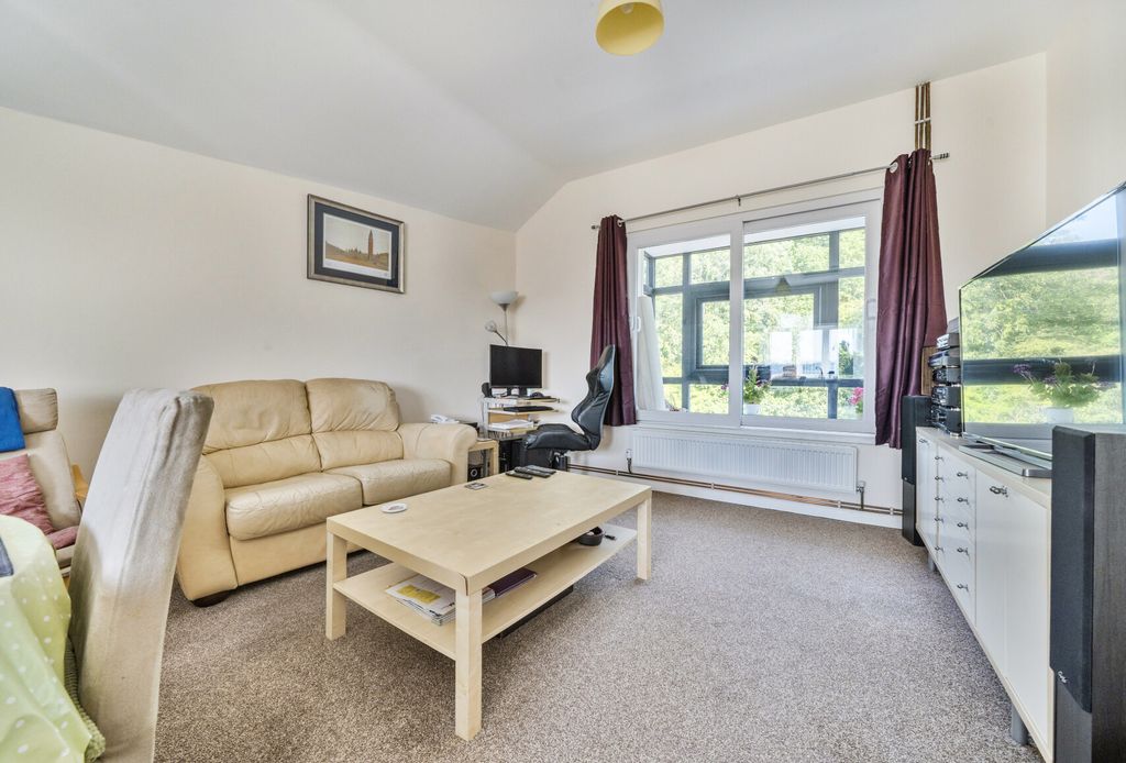 Property photo 3 of 12 1467576-2-6A170A3...