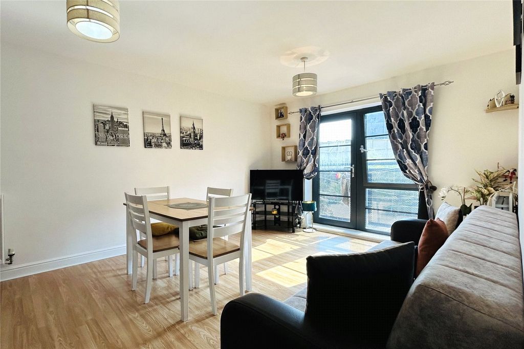 Property photo 3 of 10 Picture No. 13