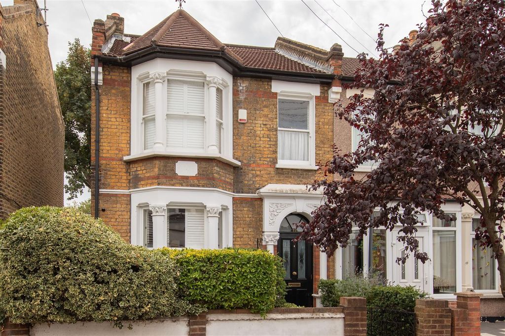 Property photo 1 of 42 Shrubland Road, E17