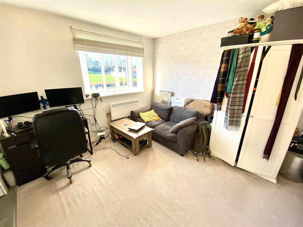 Property photo 2 of 6 Lounge.Jpg