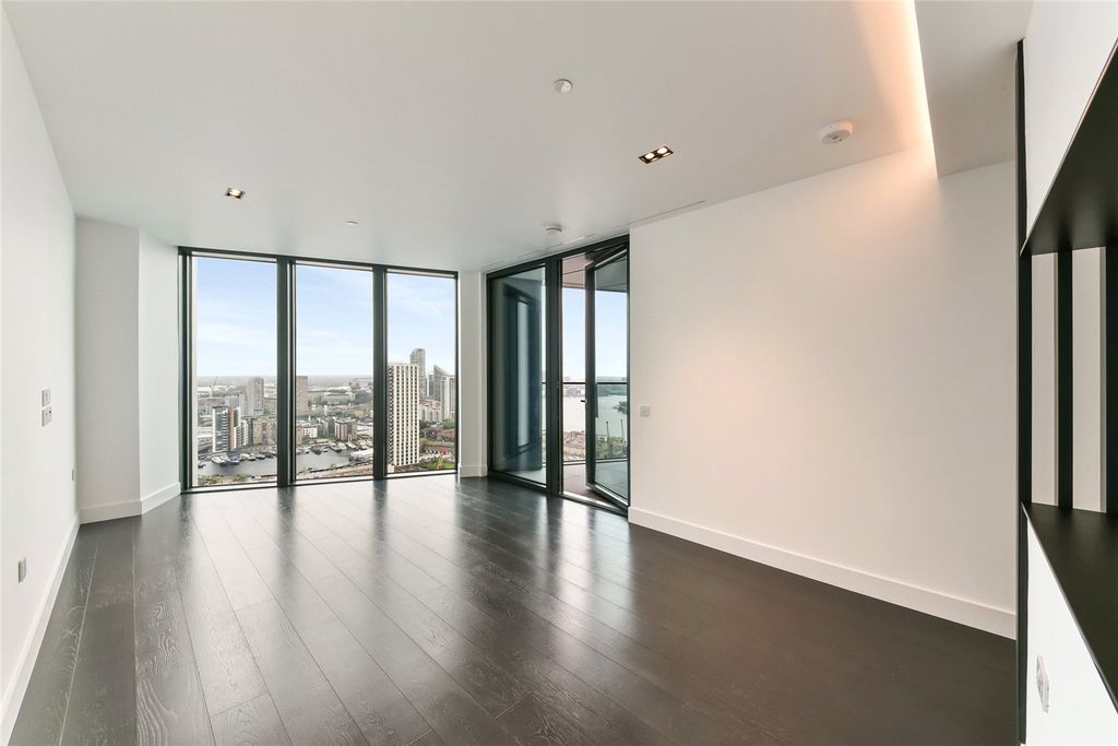 Property photo 2 of 8 Reception