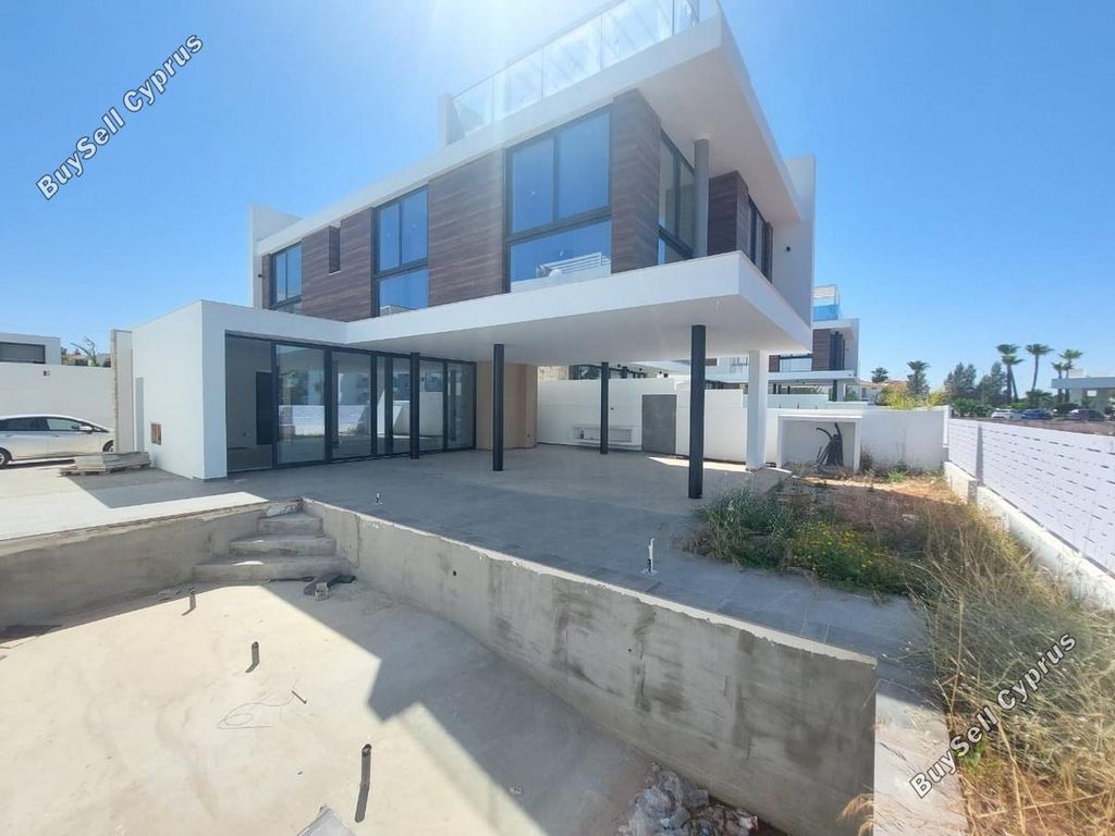 Property photo 1 of 28