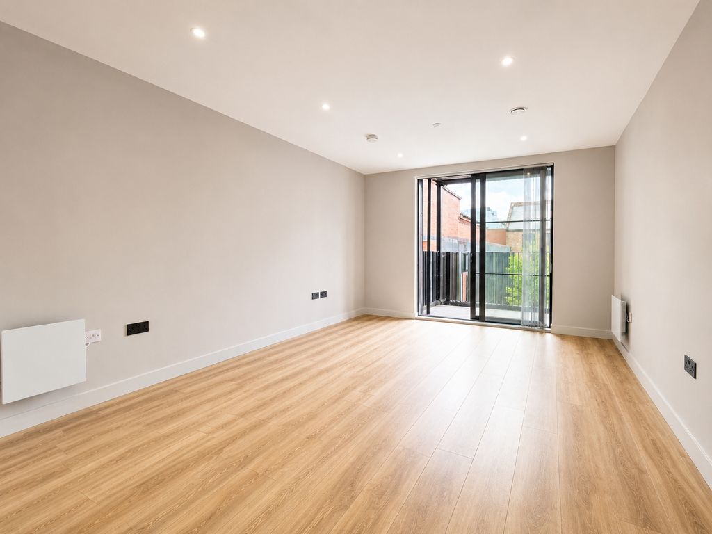 Property photo 2 of 10 Living Space