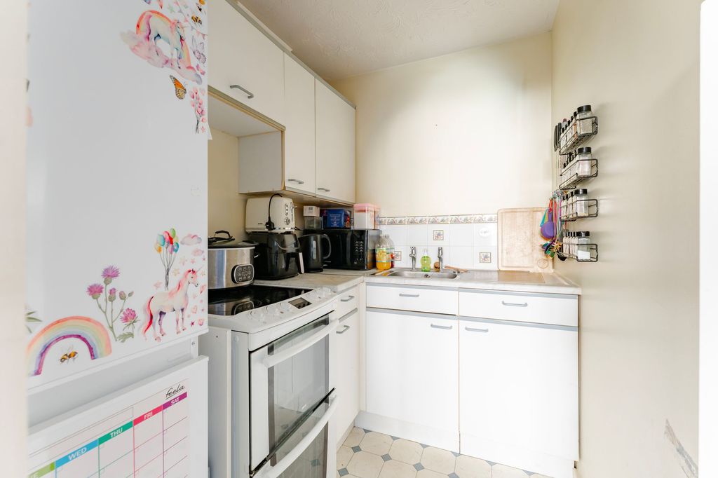 Property photo 3 of 11