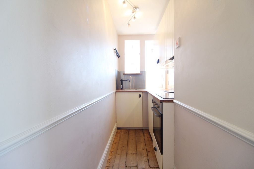 Property photo 2 of 8 Kitchen