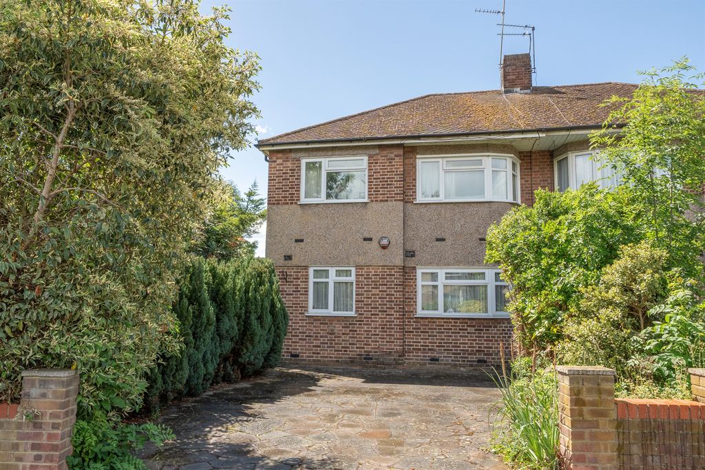Property photo 1 of 11