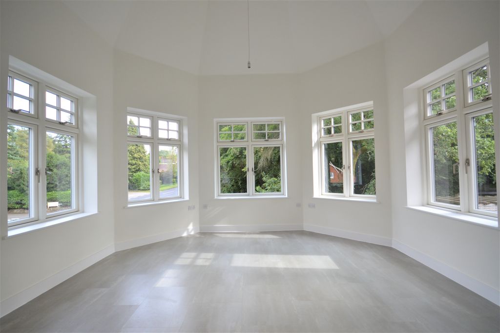 Property photo 2 of 13 Photo 12