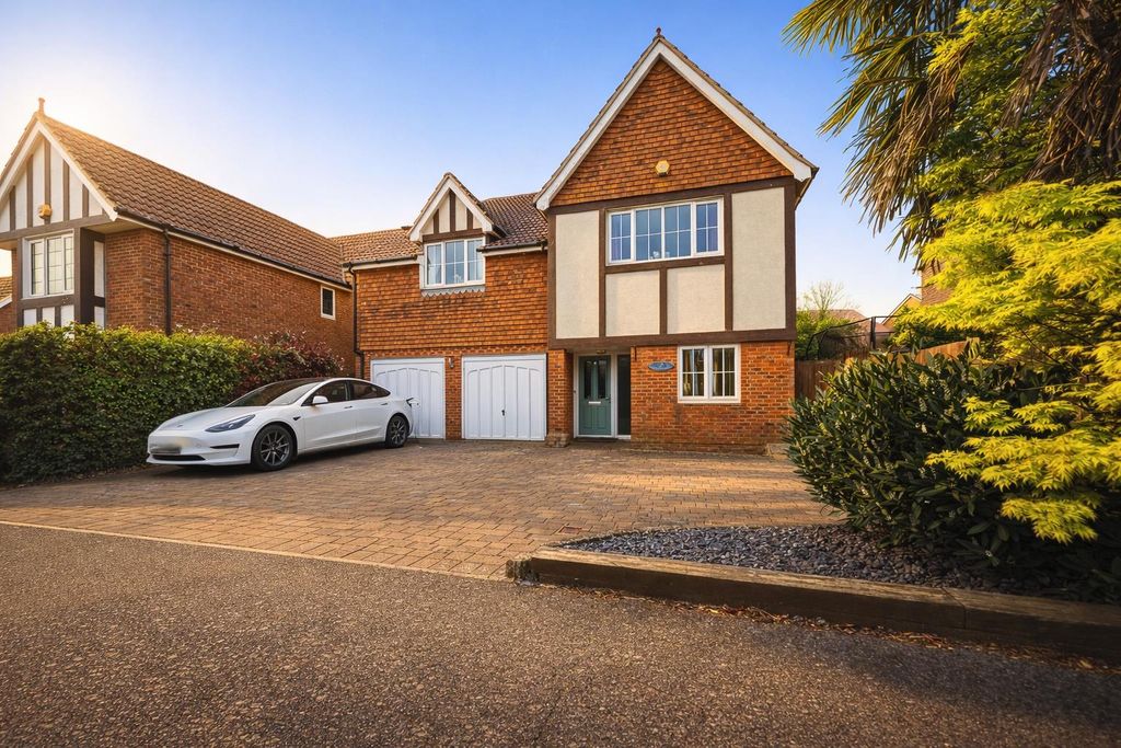 Property photo 3 of 38 12 Mandarin (3).Jpg