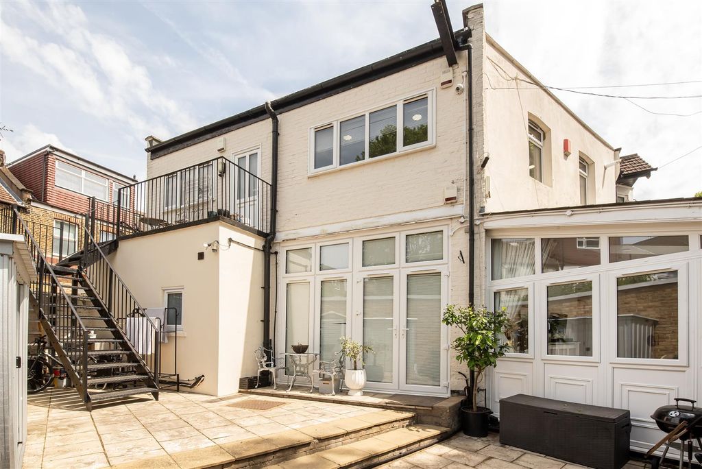 Property photo 1 of 19 Helliwell & Co