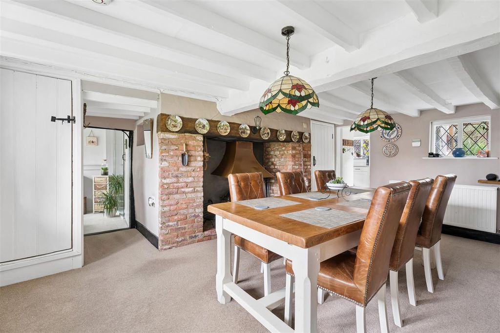 Property photo 2 of 27