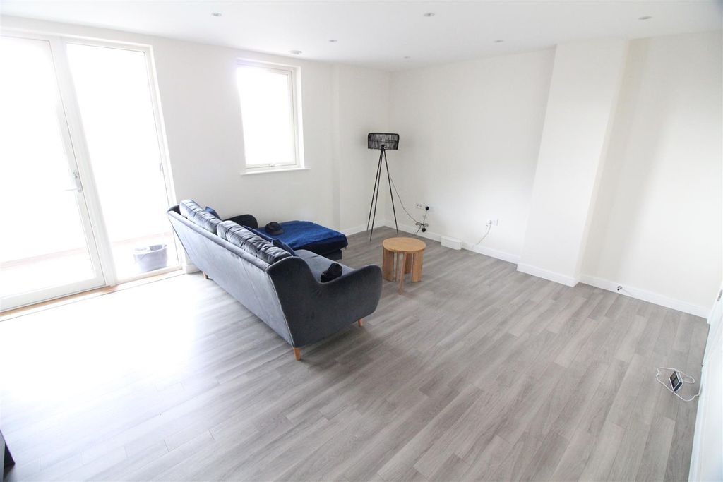 Property photo 1 of 10 Fe3E6921-Fe64-49F6-81C0-A34Ec773Ebdc.Jpeg