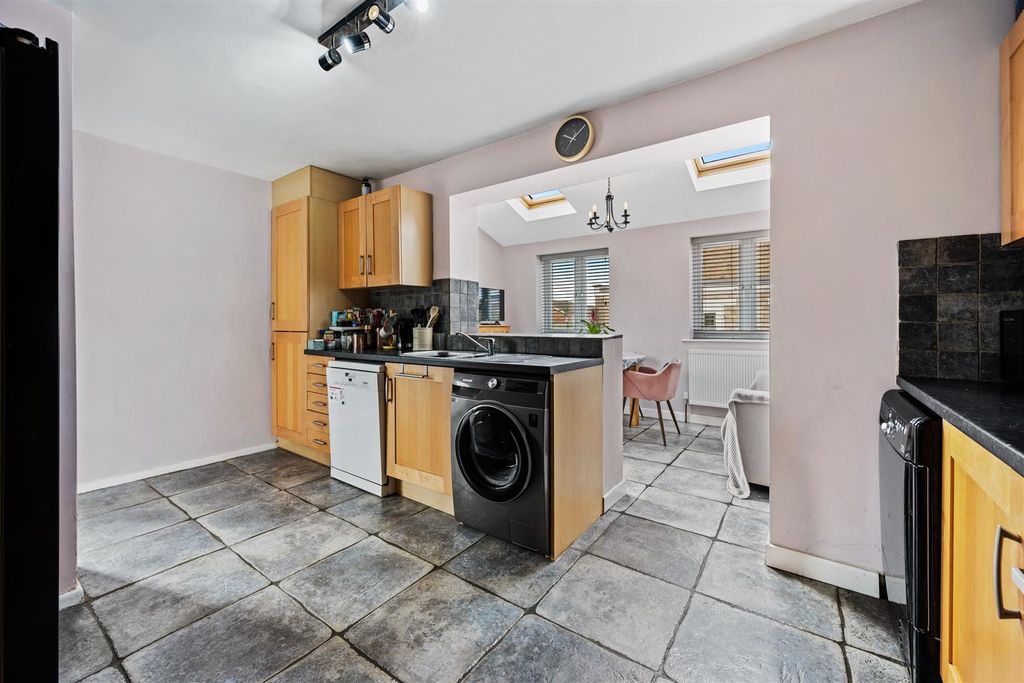 Property photo 2 of 27 Kitchen