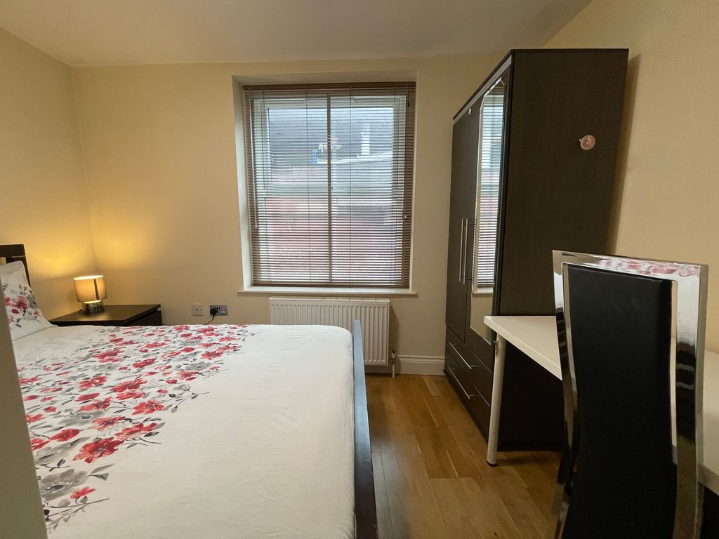 Property photo 2 of 14 1st Bedroom