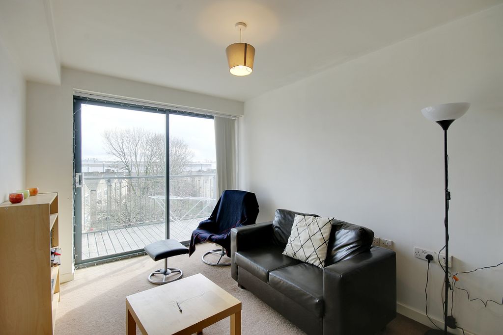 Property photo 2 of 10 Lounge2