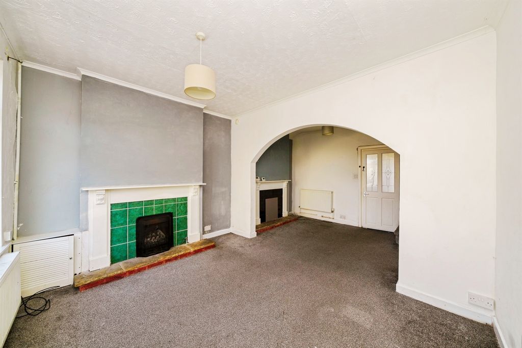 Property photo 2 of 14