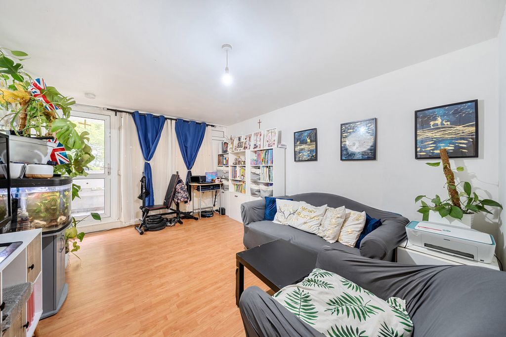 Property photo 1 of 17 Reception