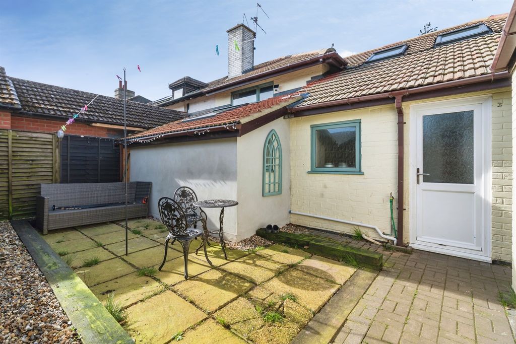 Property photo 3 of 22