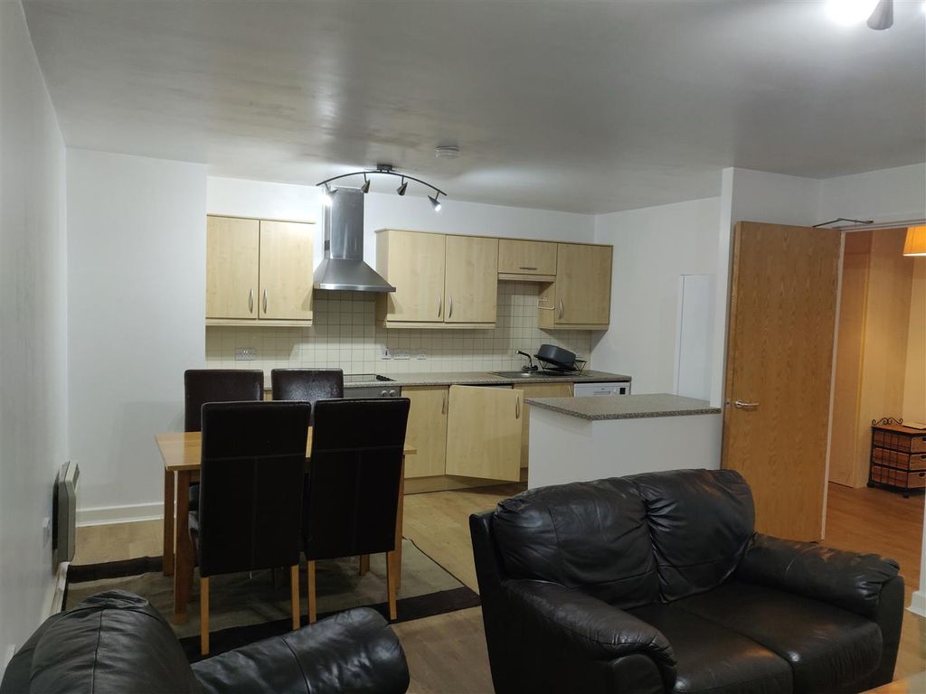 Property photo 3 of 11