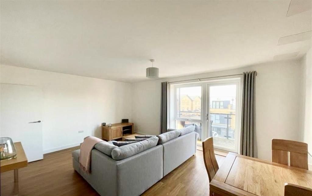 Property photo 2 of 8
