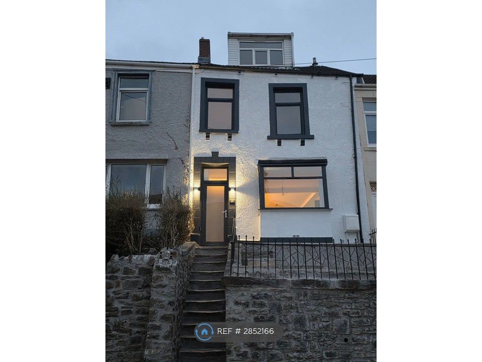 Property photo 3 of 10