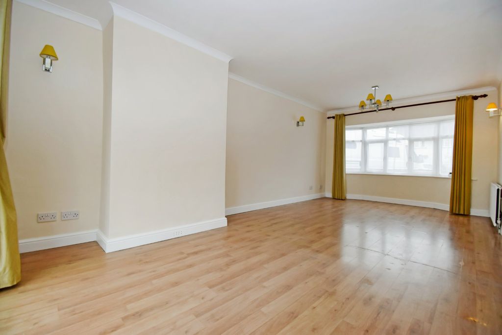 Property photo 2 of 13 Living/Dining Room