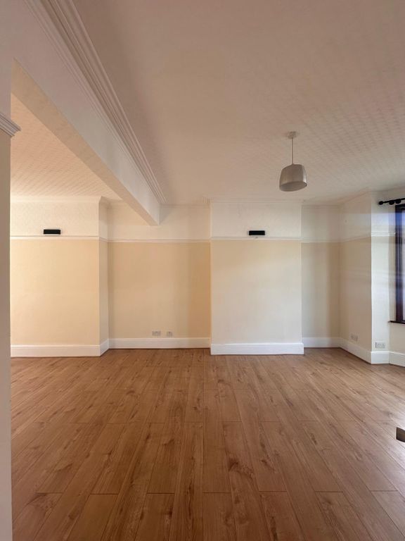 Property photo 3 of 31