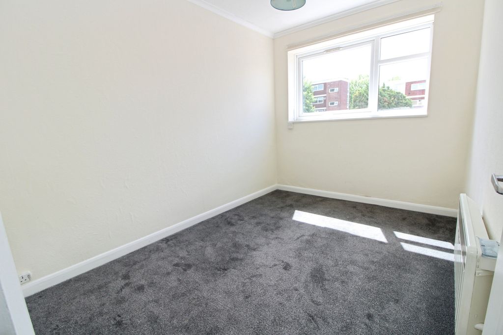 Property photo 3 of 5 Bedroom 1