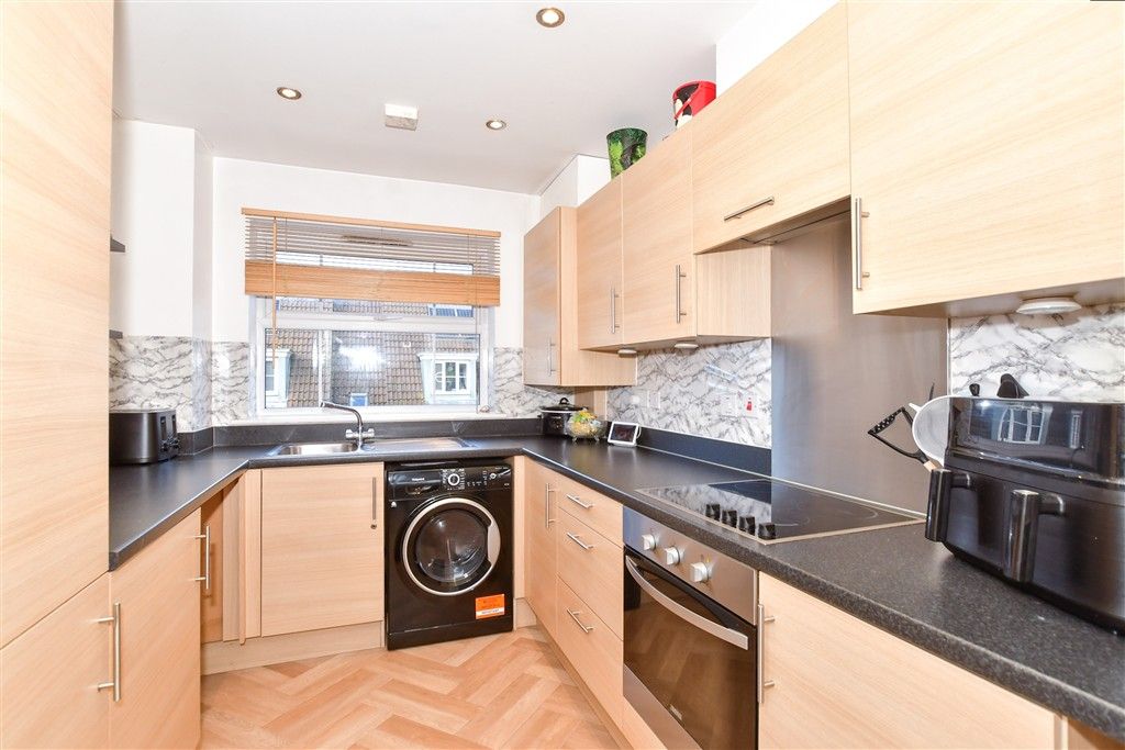 Property photo 2 of 8 Kitchen