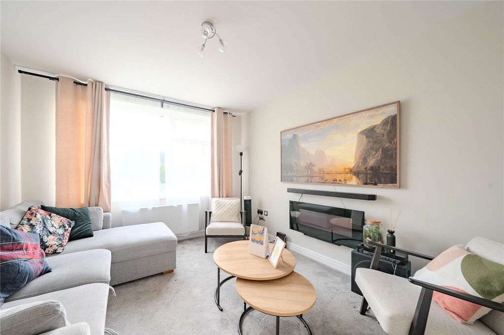 Property photo 3 of 21 Picture No. 25