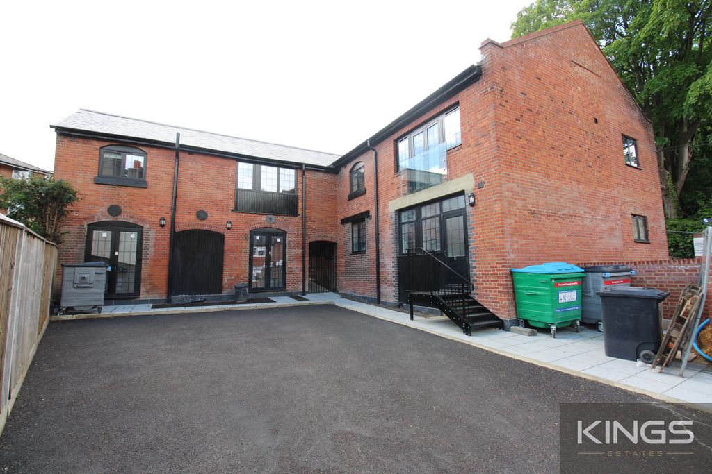 Property photo 1 of 3